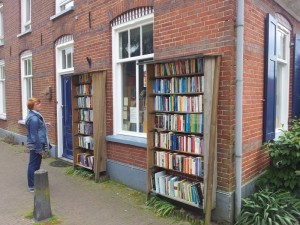 Geen boekenwinkel of biep meer in het dorp? Geen nood zo kan het ook!